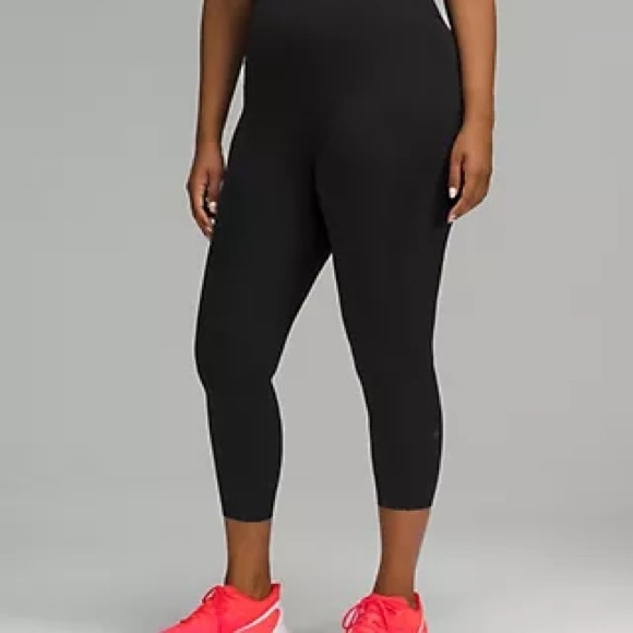 Lululemon Base Pace High-rise crop 23” EUC - Picture 3 of 4